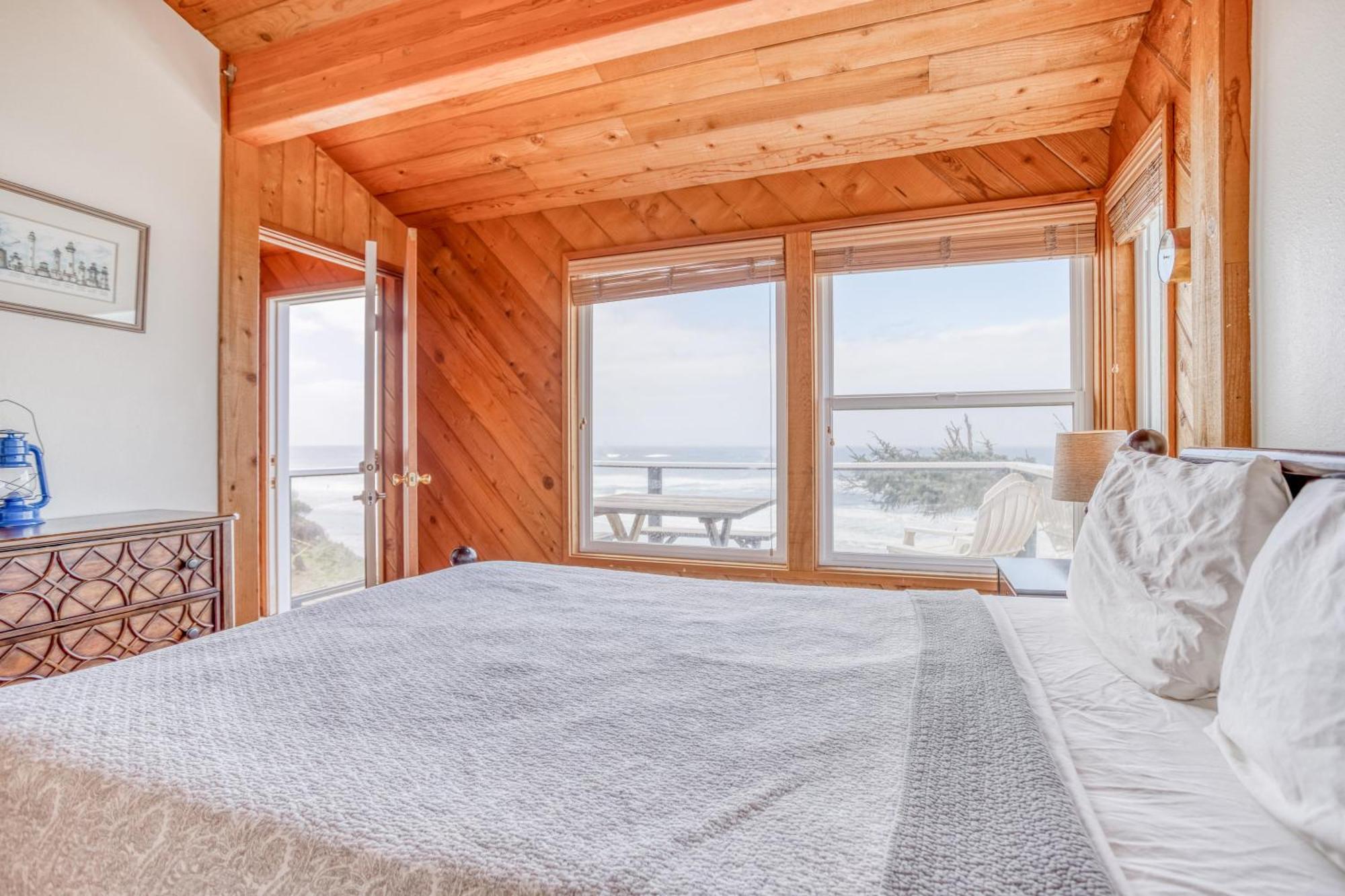 Above The Beach Линкън Сити Екстериор снимка